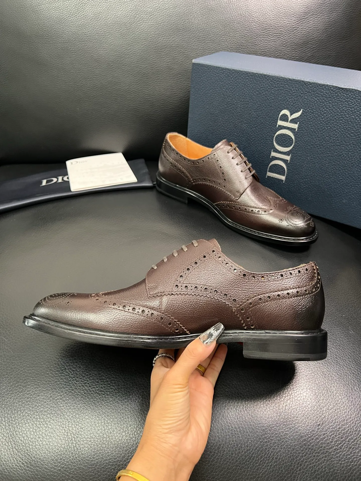 Men's shoes 💰940 Dior top purchasing agent, synchronized with Dior counters, original factory configuration, imported Italian cowhide, fully imported water-dyed cowhide lining, sole: original factory special supply, original sole super comfortable, original factory follow-up order 🔍🔍High quality, welcome to compare, code number 39-44 (can be ordered 38 45 46) 85868